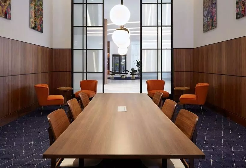 هتل Residence Inn By Marriott Montreal Midtown