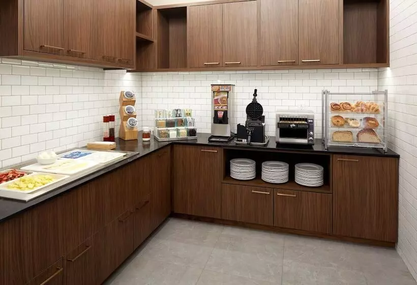 هتل Residence Inn By Marriott Montreal Midtown