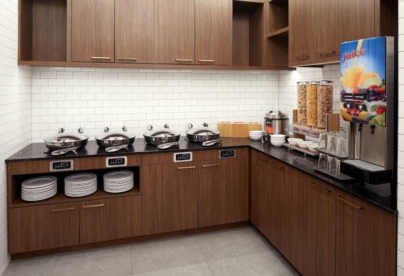 هتل Residence Inn By Marriott Montreal Midtown