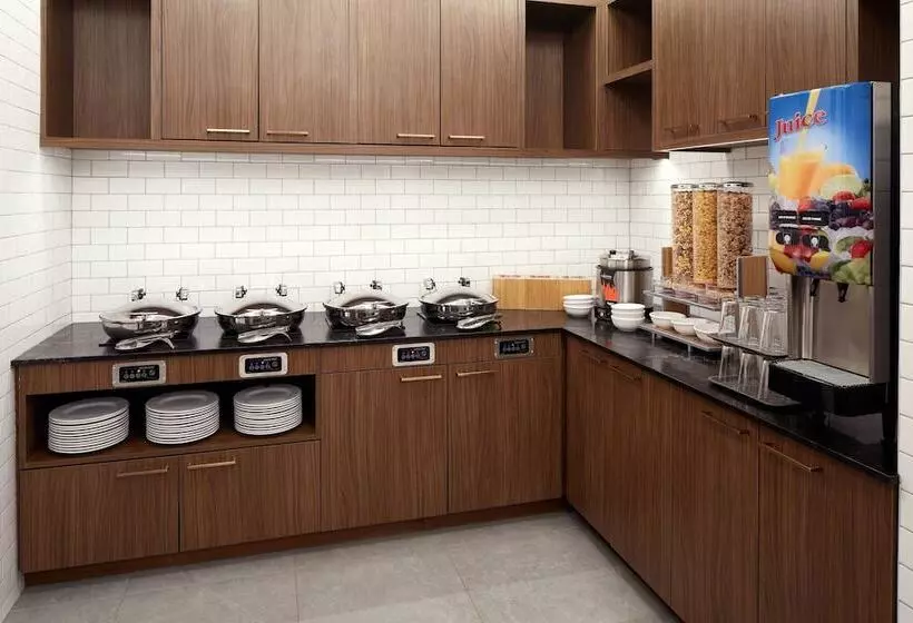 هتل Residence Inn By Marriott Montreal Midtown
