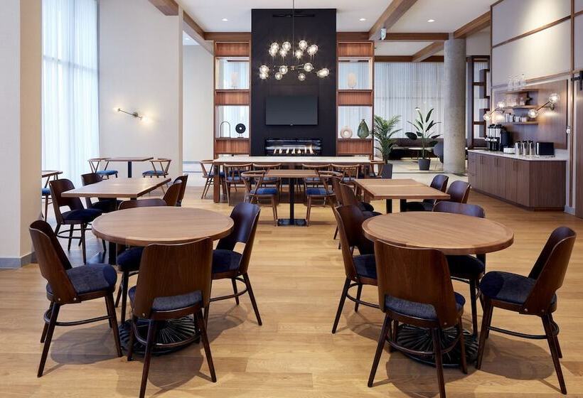 هتل Residence Inn By Marriott Montreal Midtown