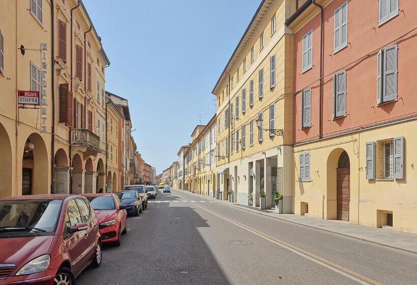 پانسیون Alle Porte Del Centro Guest House Reggio Emilia Ingresso Centro Storico Parcheggio Gratuito