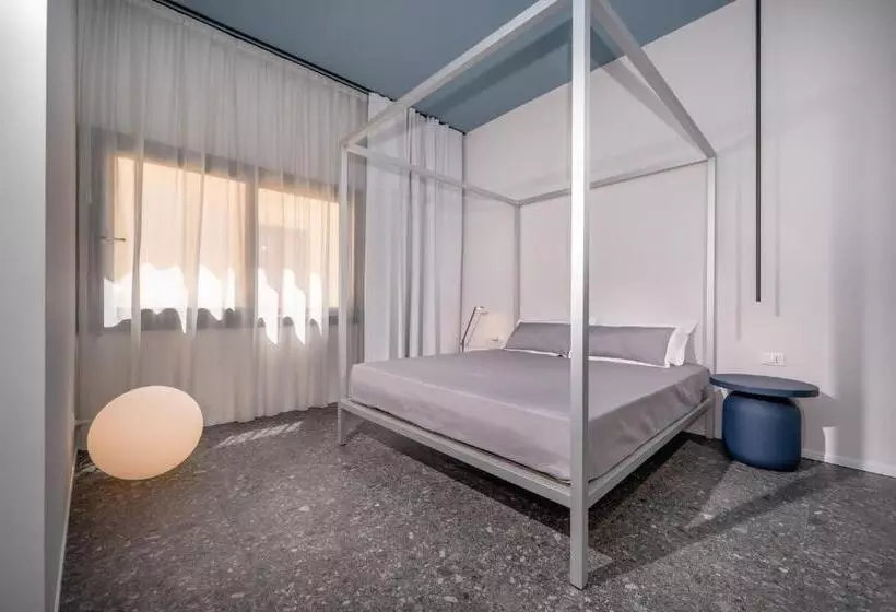 Majatalo Bed 10.5   Design Suite