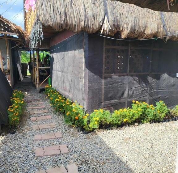 Pensió Calatagan S Bahay Kubo   With Beach Access