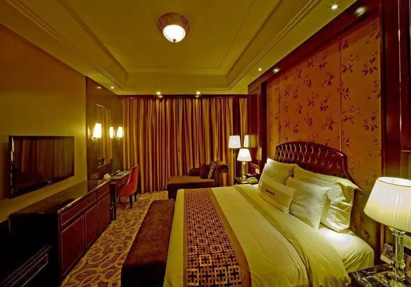 Отель Qingyuan International