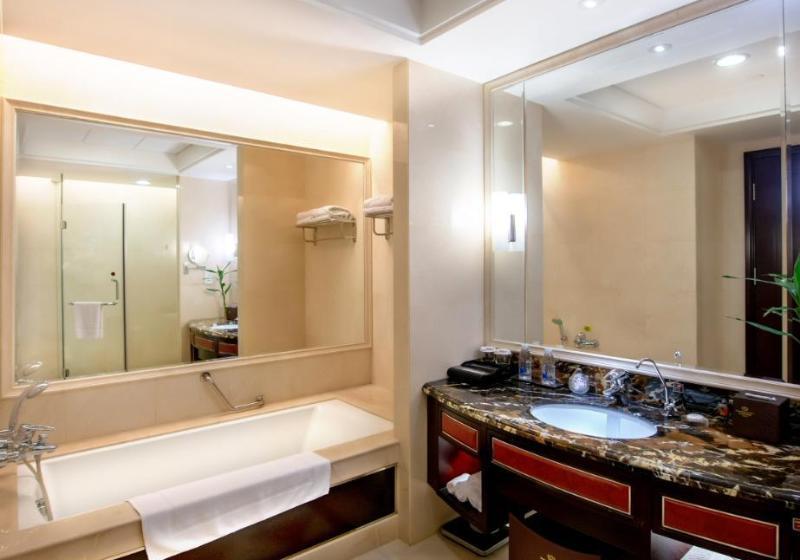 Отель Qingyuan International