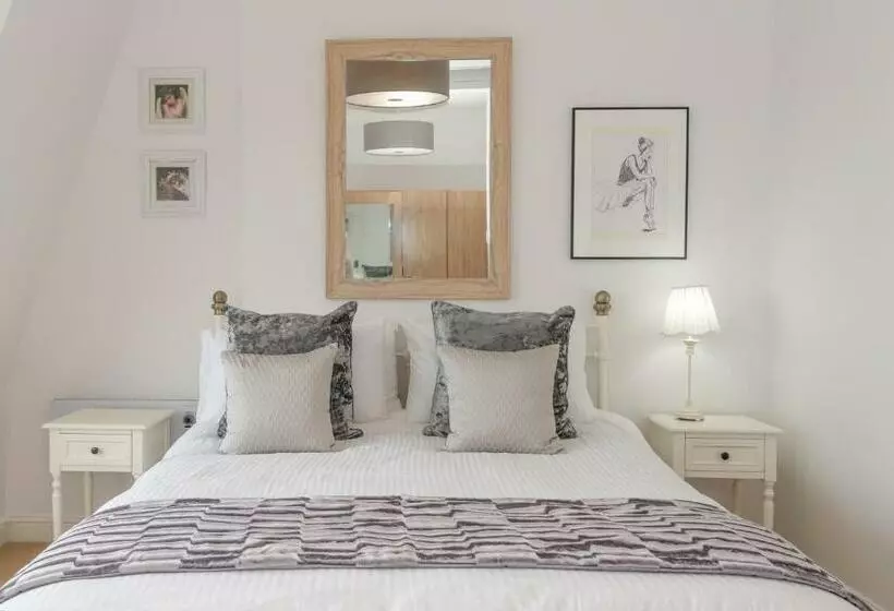 Spacious 4 Bed Victorian House With Sea Views Tjs4tt