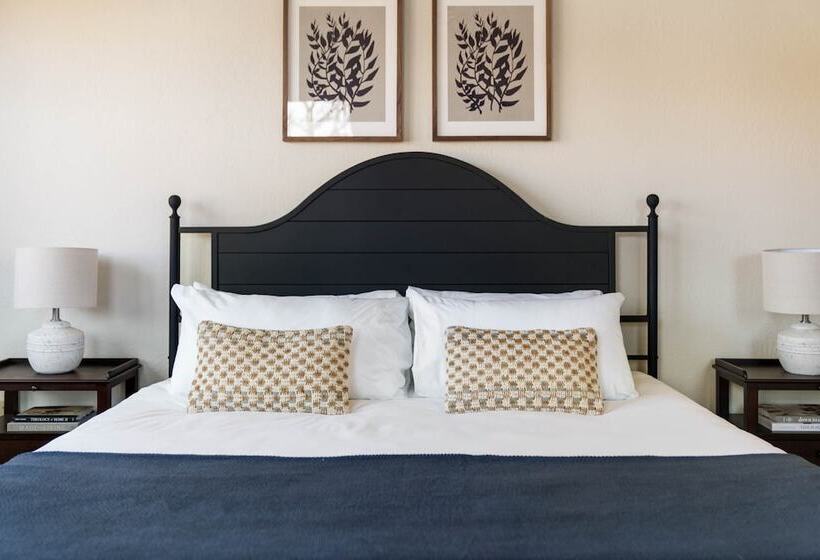 Fiano By Avantstay Centrally Located Haven W/ Stunning Courtyard & Pool Table