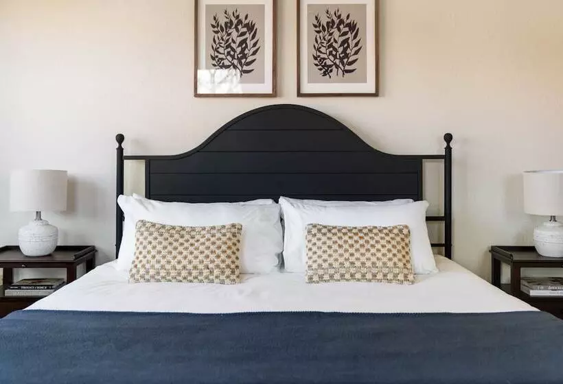 Fiano By Avantstay Centrally Located Haven W/ Stunning Courtyard & Pool Table