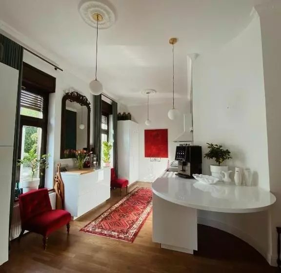 هتل Villa Pomona