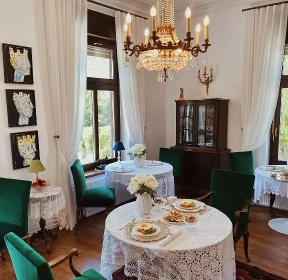هتل Villa Pomona