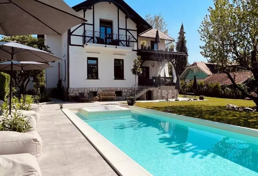 هتل Villa Pomona