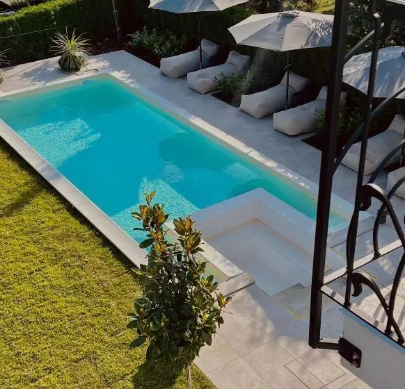 هتل Villa Pomona