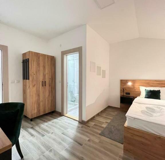 مُتل Prenociste Kod Brana