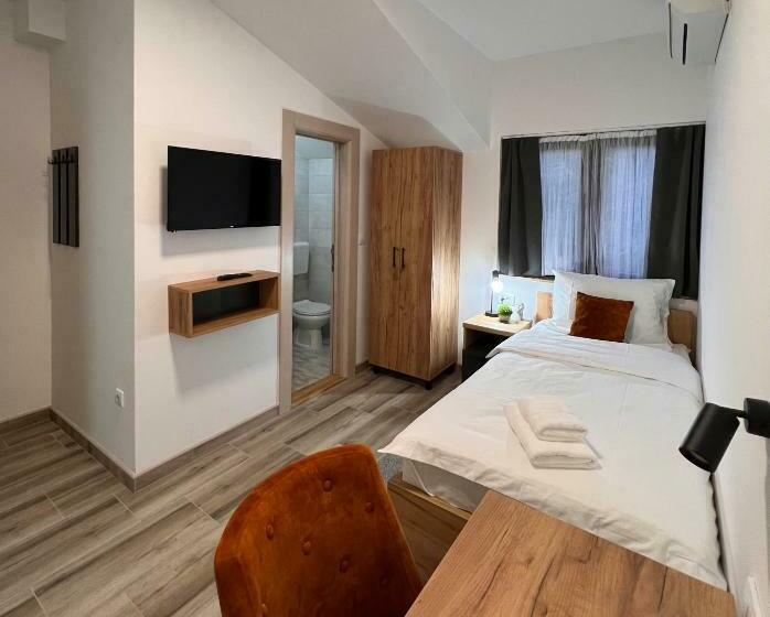 مُتل Prenociste Kod Brana