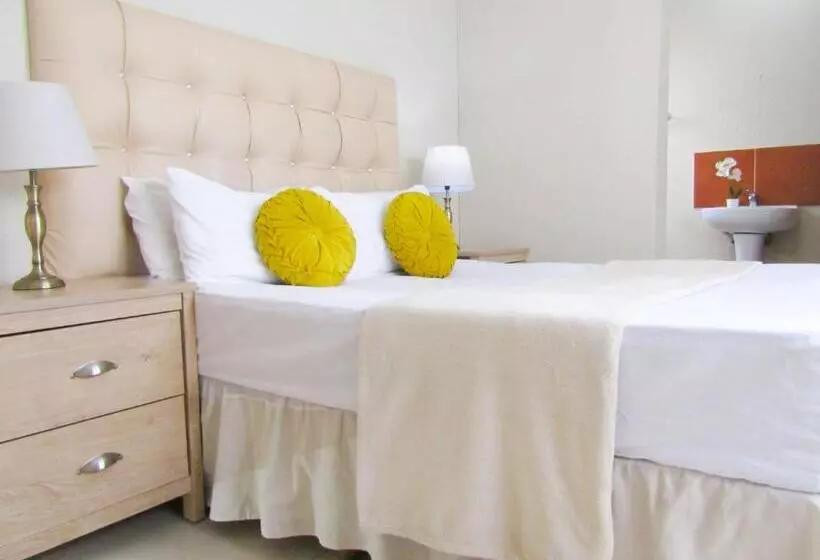 Majatalo Khaya Guesthouse