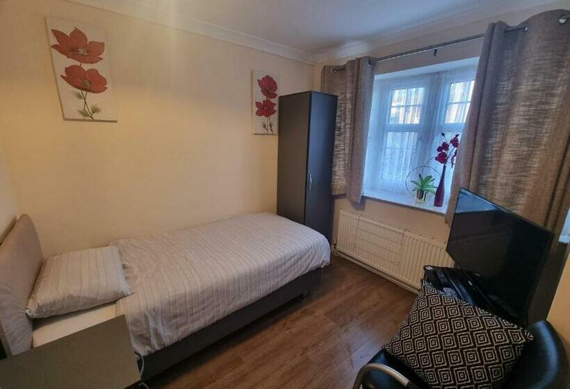 פנסיון Star Homes