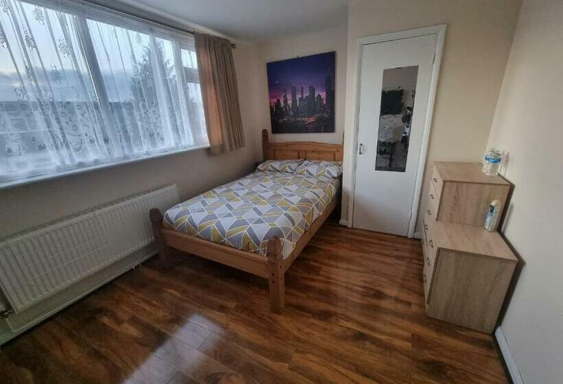 פנסיון Star Homes