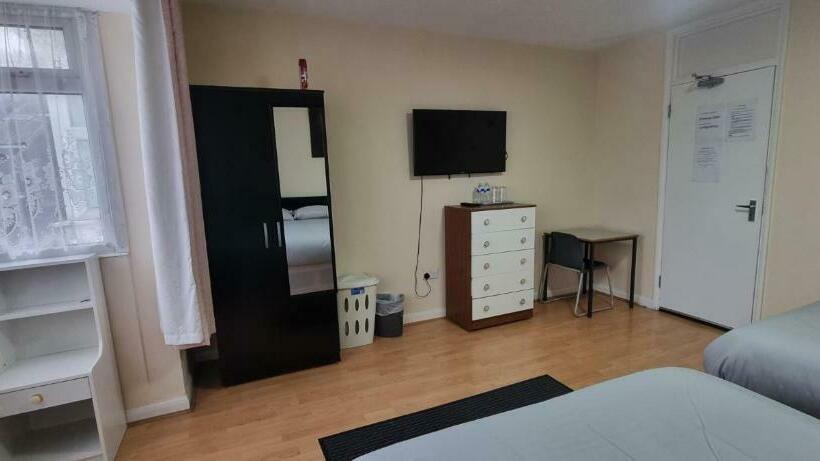 פנסיון Star Homes