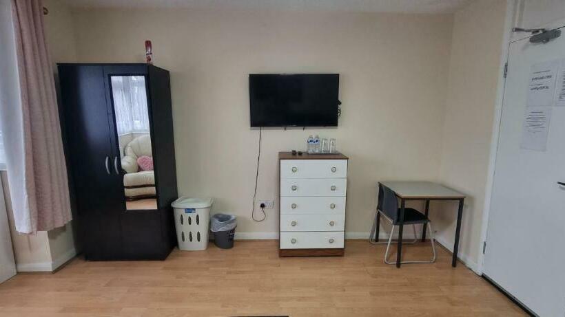 פנסיון Star Homes