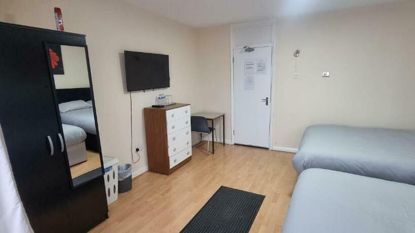 פנסיון Star Homes