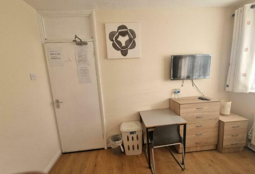 פנסיון Star Homes