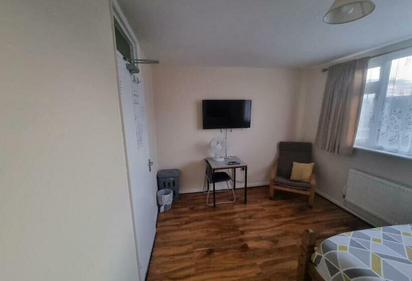 פנסיון Star Homes