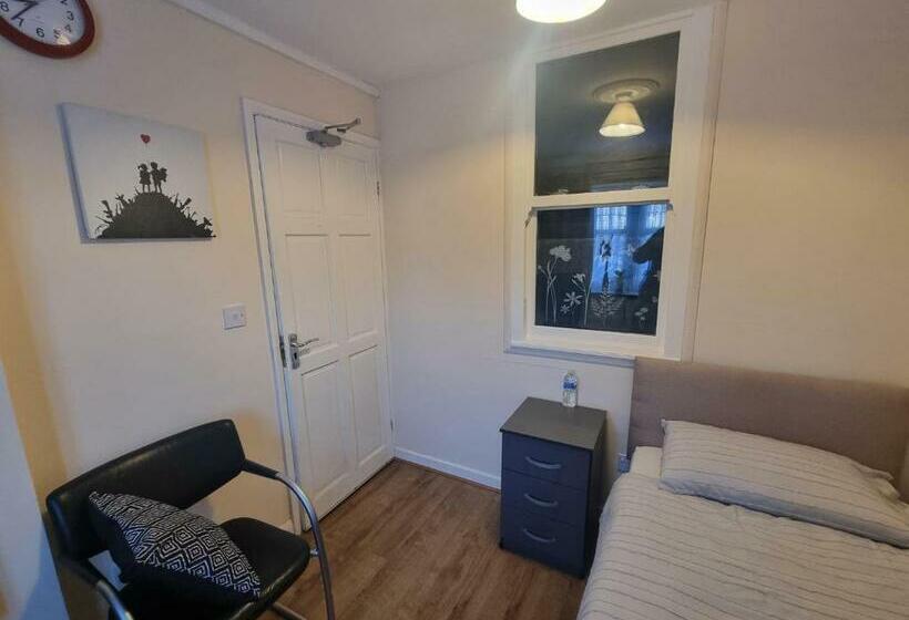 פנסיון Star Homes