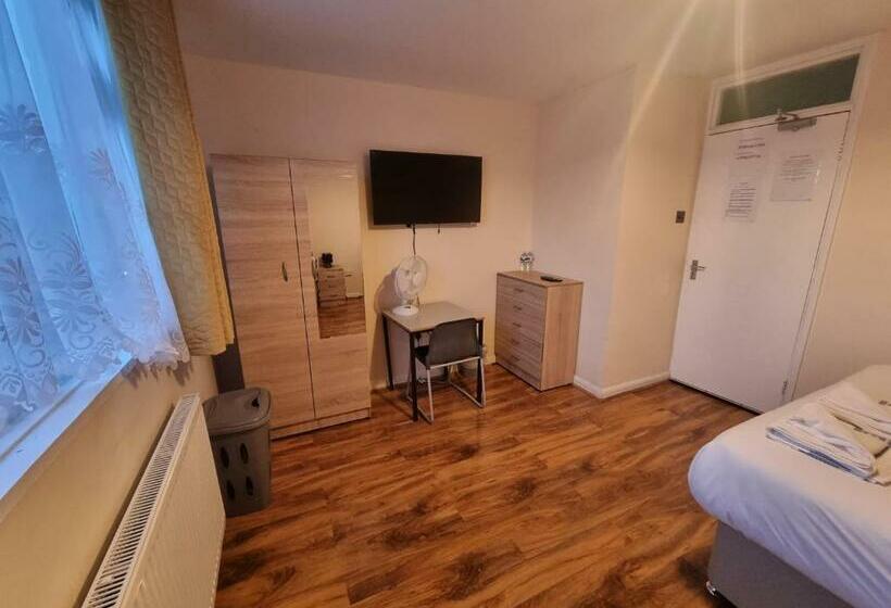 פנסיון Star Homes