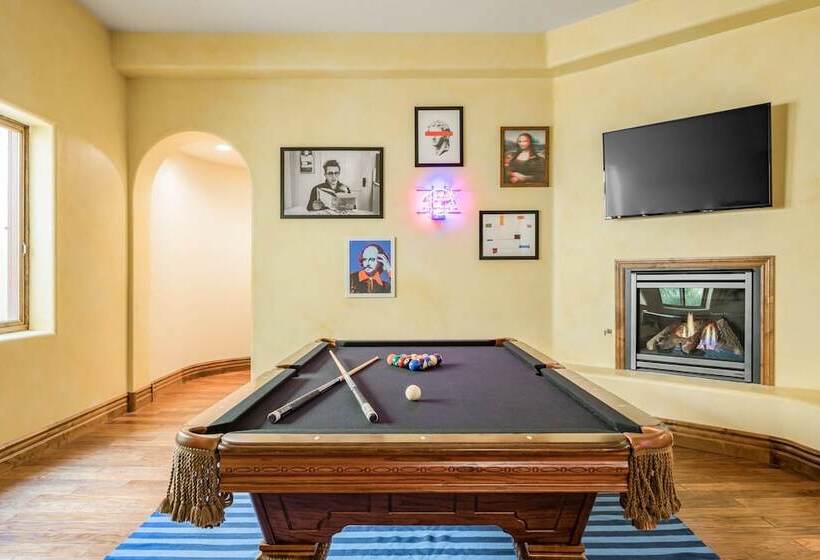 Primrose By Avantstay Extravagant Desert Estate W Theater Pool