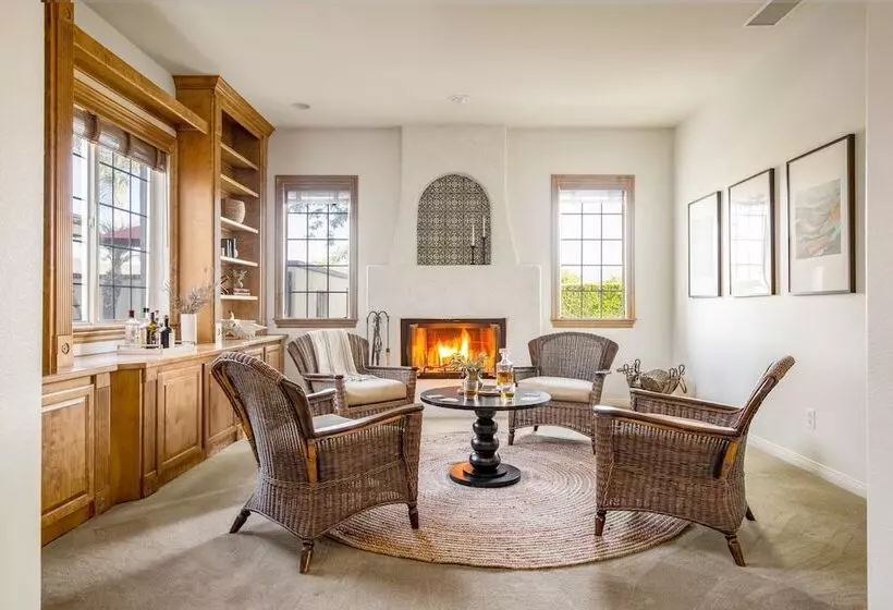 Villa Verdot By Avantstay Spectacular 6 Br Estate W Pool, Hot Tub, Tennis& B Ball Courts