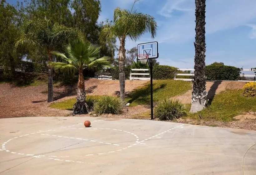 Villa Verdot By Avantstay Spectacular 6 Br Estate W Pool, Hot Tub, Tennis& B Ball Courts