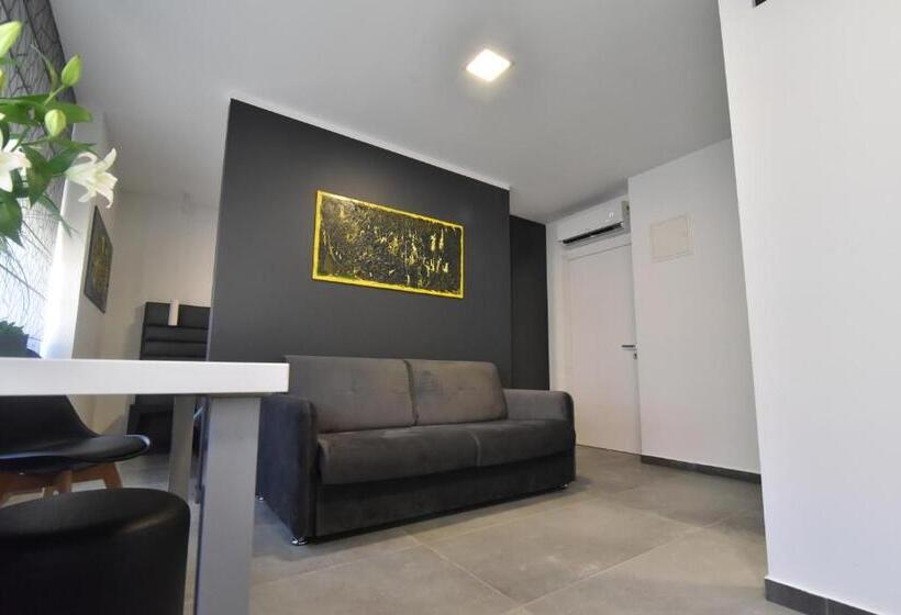 ベッドアンドブレックファースト Mido Rooms