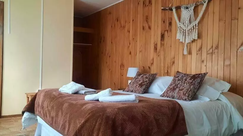 هتل Hostal Los Pinos