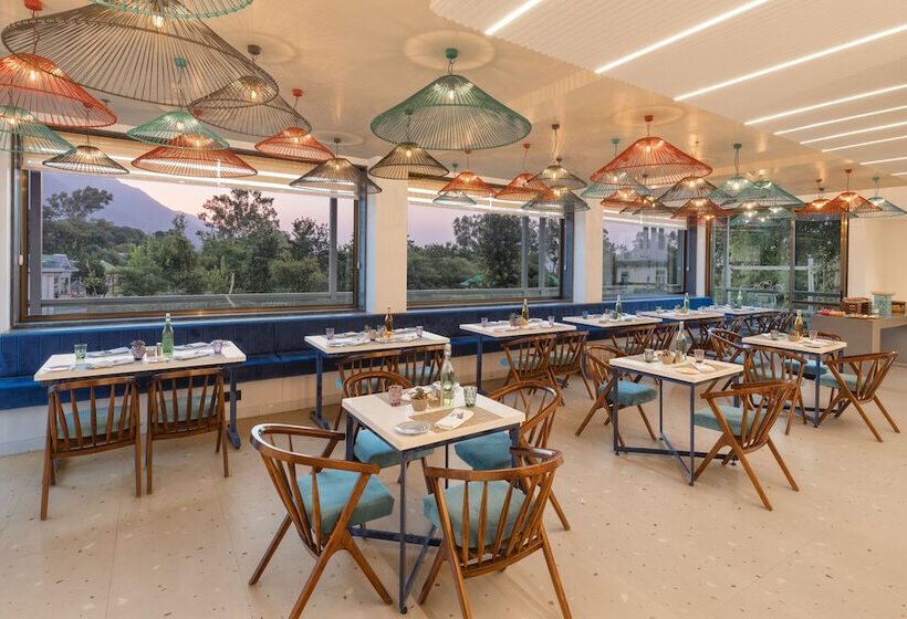 Hotel Infinitea Centric Dharamshala