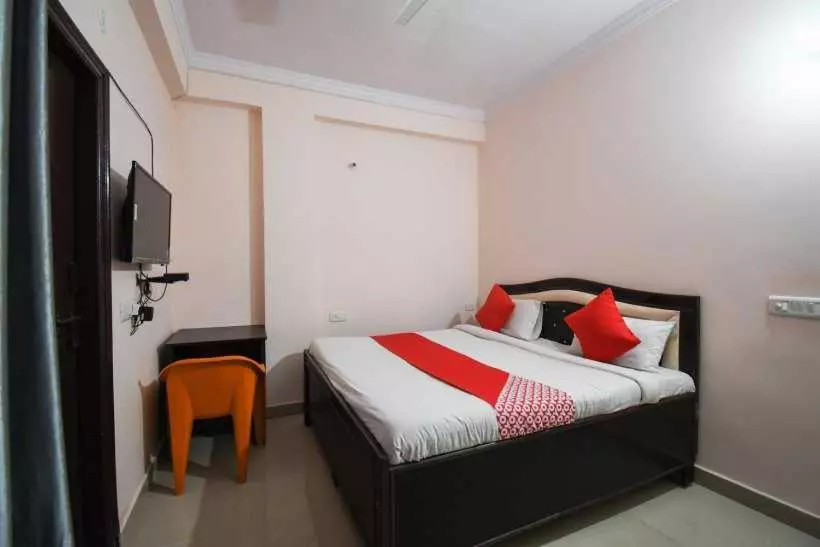 ホテル Pop 91393 Krishna Residency Inn