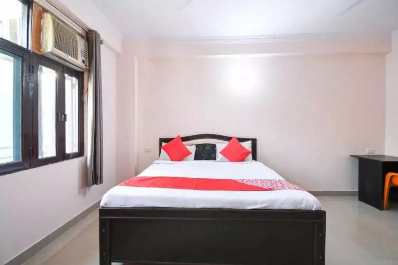 ホテル Pop 91393 Krishna Residency Inn