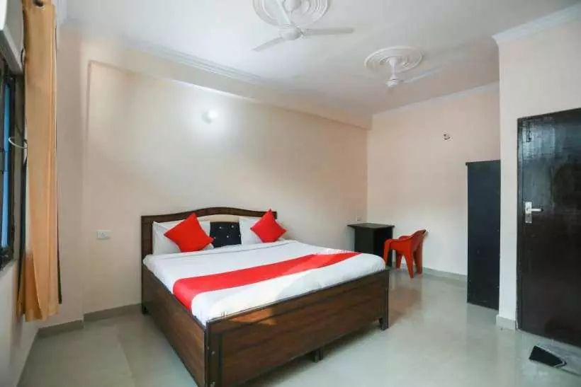 ホテル Pop 91393 Krishna Residency Inn