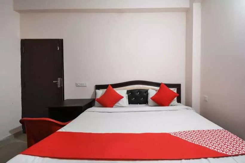 ホテル Pop 91393 Krishna Residency Inn