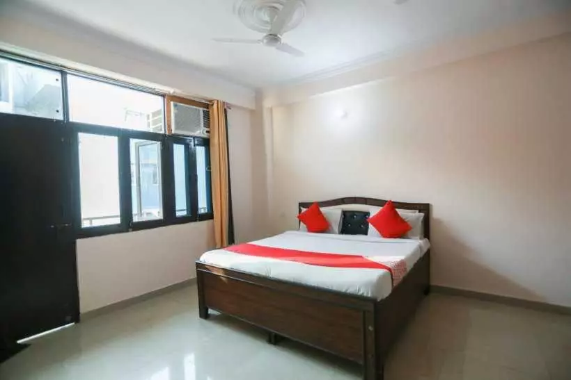 ホテル Pop 91393 Krishna Residency Inn
