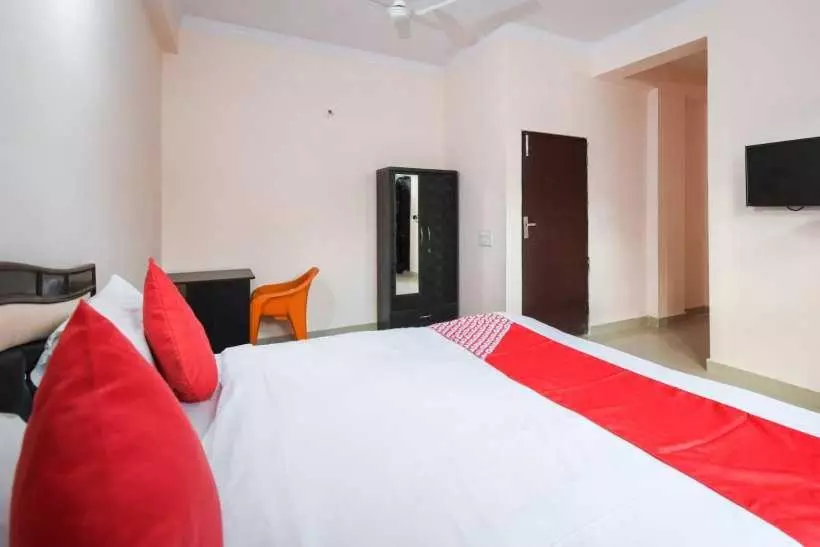 ホテル Pop 91393 Krishna Residency Inn
