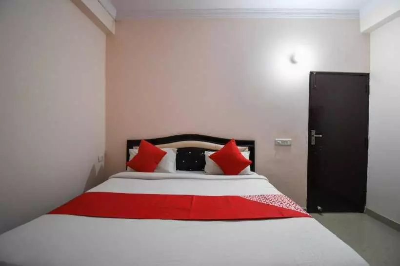 ホテル Pop 91393 Krishna Residency Inn