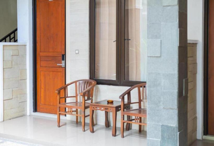 酒店 Reddoorz Plus Syariah @ Jalan Dokter Wahidin Bojonegoro