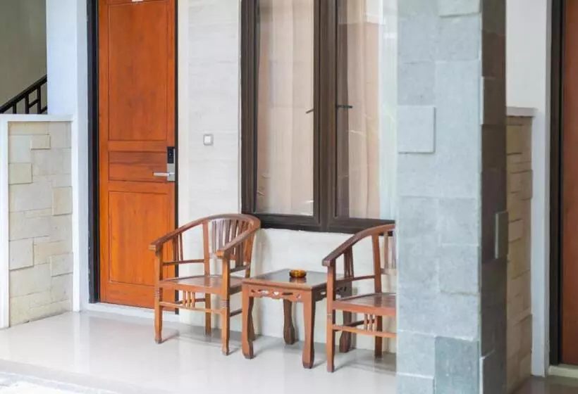 Hotelli Reddoorz Plus Syariah @ Jalan Dokter Wahidin Bojonegoro