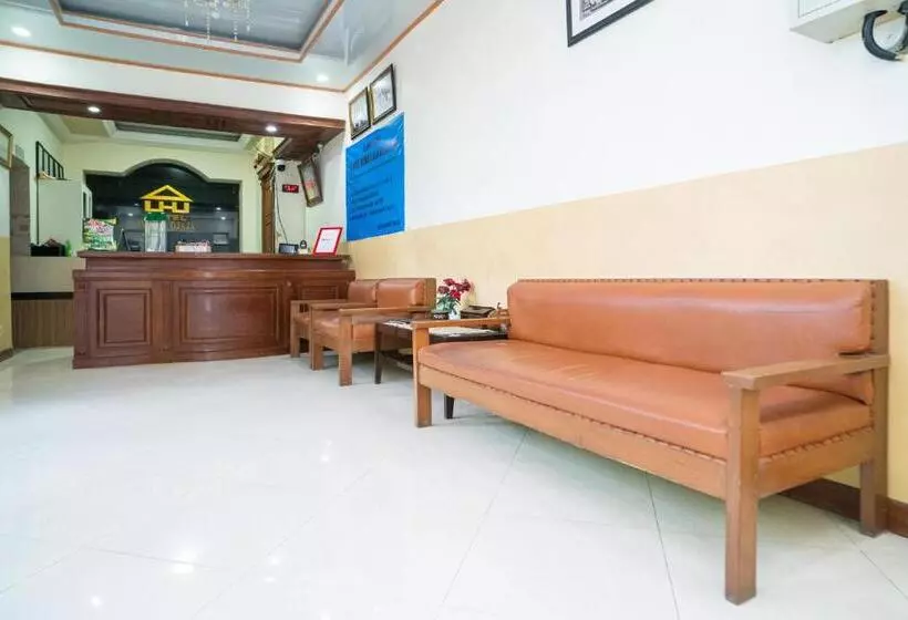 Hotelli Reddoorz Plus Syariah @ Jalan Dokter Wahidin Bojonegoro