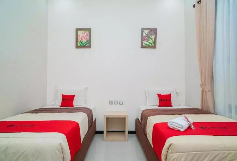 Hotelli Reddoorz Plus Syariah @ Jalan Dokter Wahidin Bojonegoro