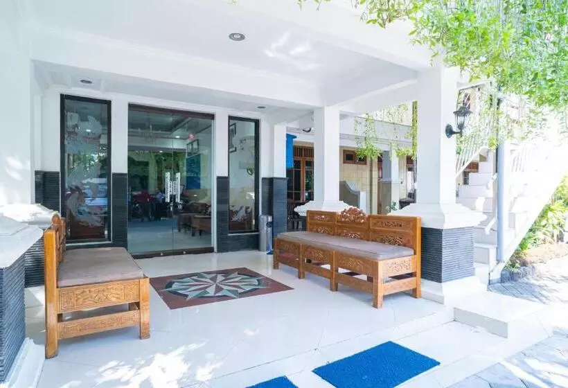 Hotelli Reddoorz Plus Syariah @ Jalan Dokter Wahidin Bojonegoro