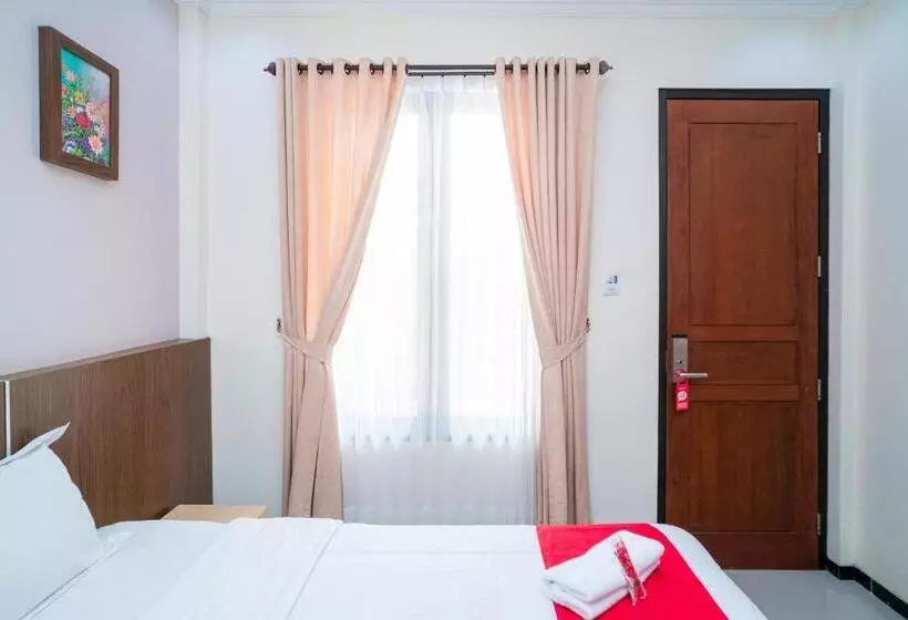 Hotelli Reddoorz Plus Syariah @ Jalan Dokter Wahidin Bojonegoro