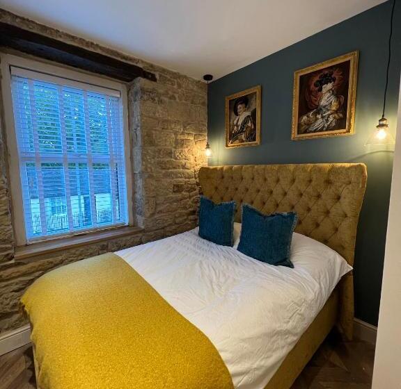 Mulberry House   Morpeth Town Centre   Hot Tub