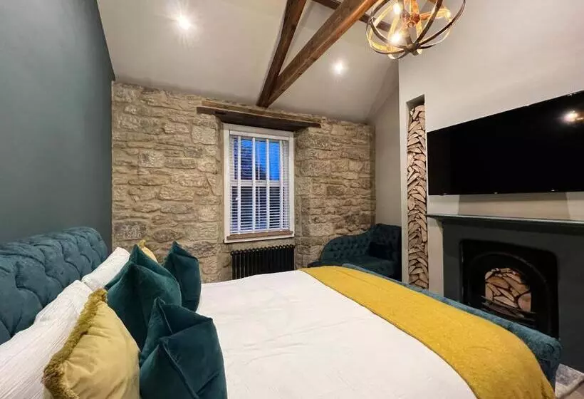 Mulberry House   Morpeth Town Centre   Hot Tub